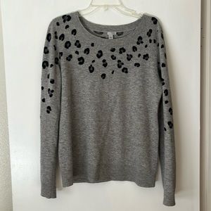 Halogen Cashmere Gray Sweater with Black Accents